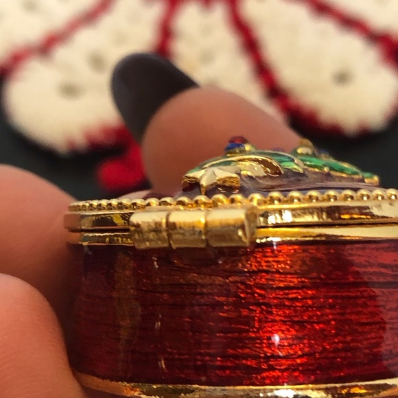 Vintage Christopher Radko Gold Tone and Enamel Christmas Tree Hinged Trinket Box - Picture 8 of 10